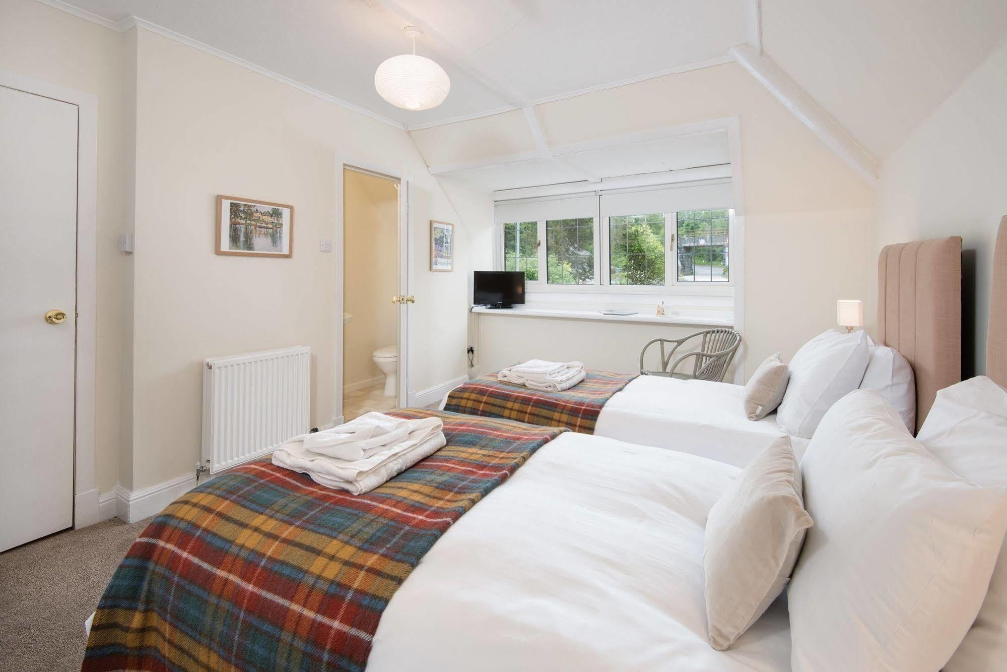 Hotel Glenbruar House à Crianlarich Extérieur photo
