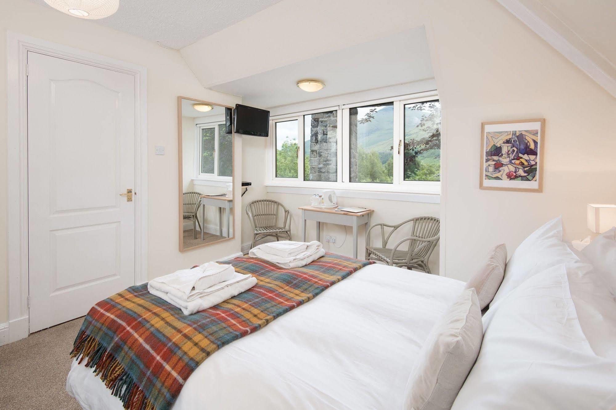 Hotel Glenbruar House à Crianlarich Extérieur photo