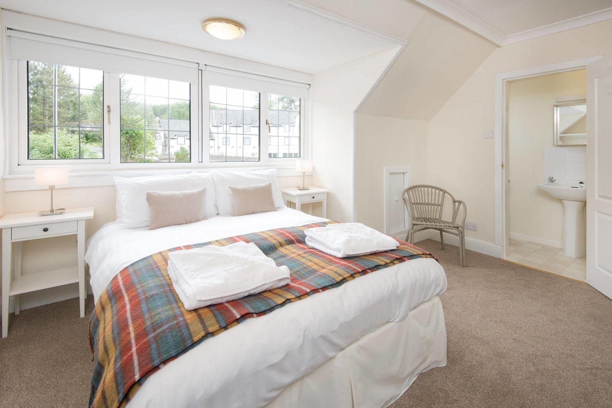 Hotel Glenbruar House à Crianlarich Extérieur photo